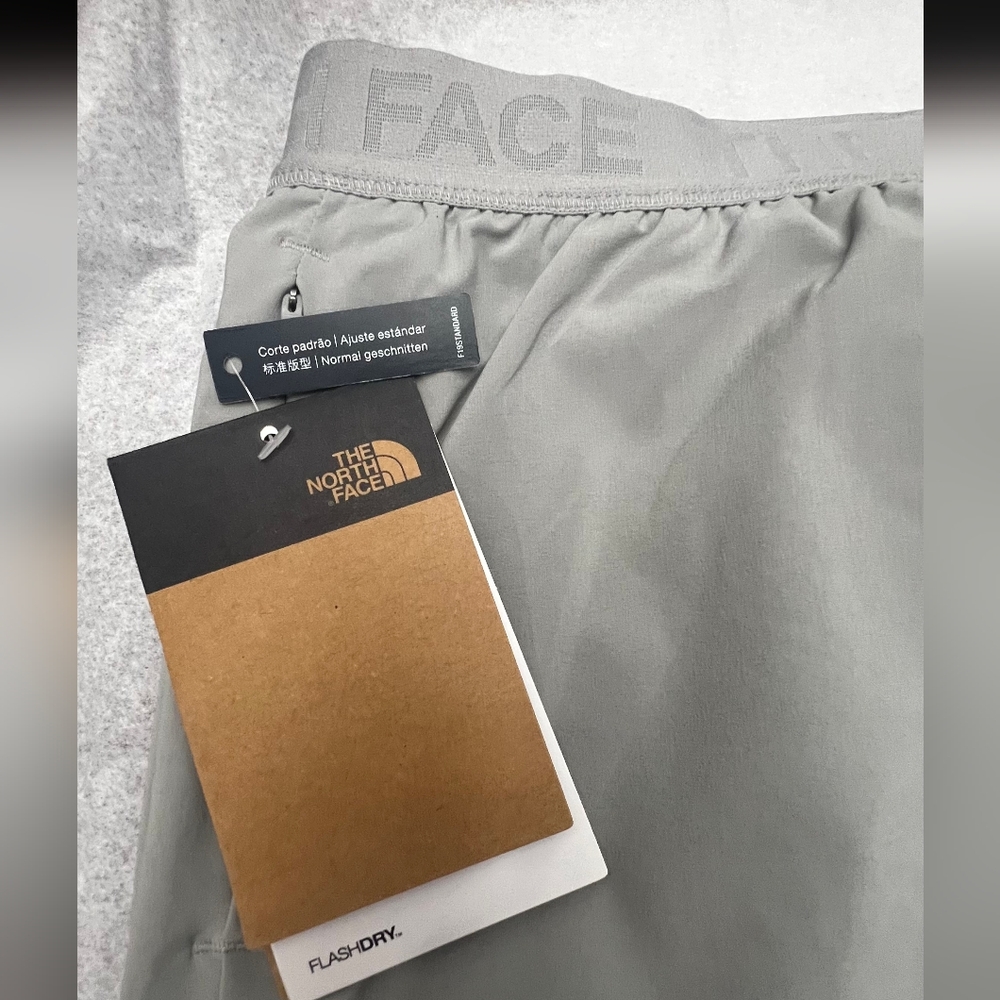 The North Face Women's Wander Shorts Meld Grey - Picture 7 of 10